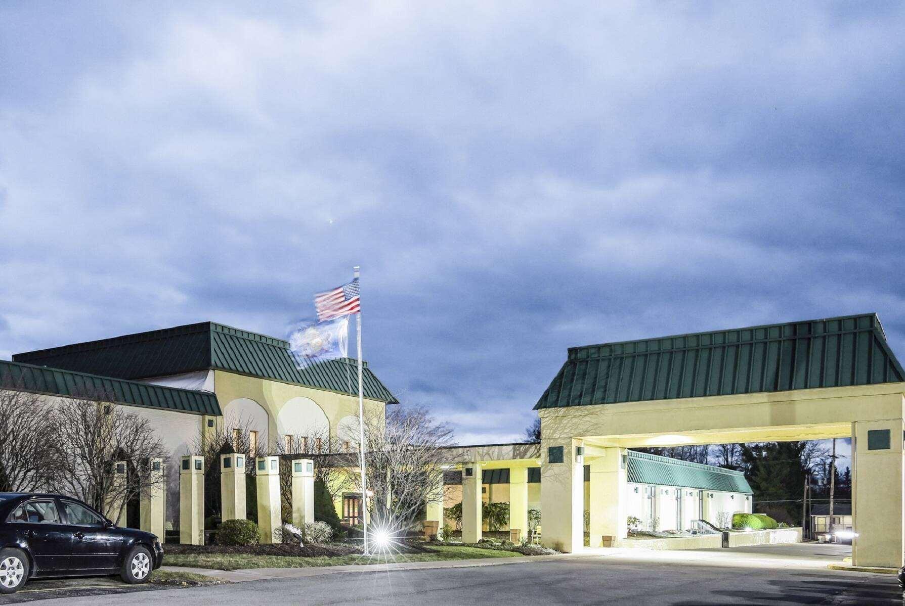 Ramada By Wyndham Hotel 3*