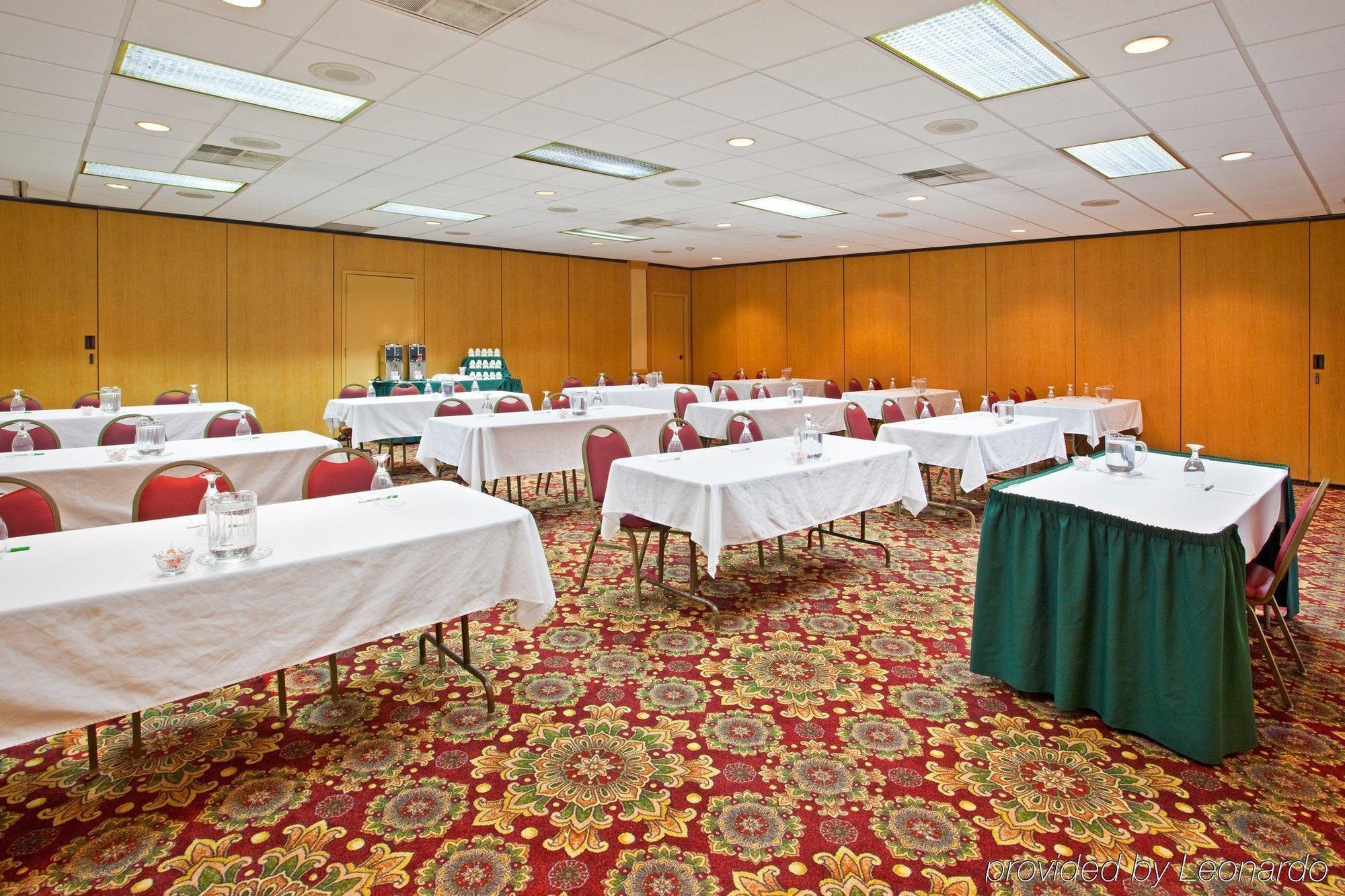 Ramada By Wyndham 3* Indiana