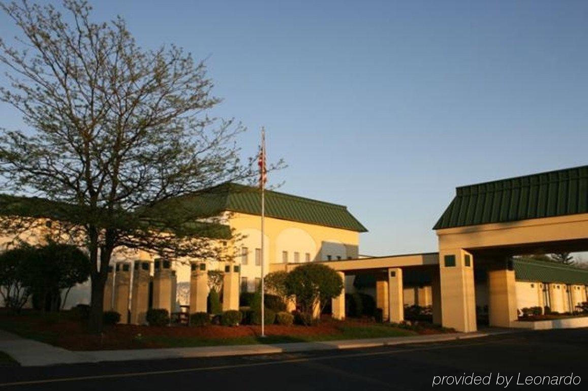 Ramada By Wyndham Indiana